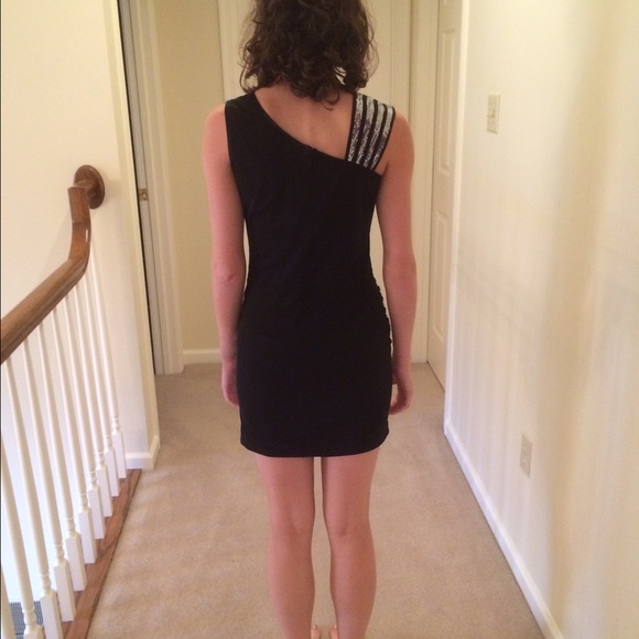 Geometric pattern black and silver sequin dress - Picture 2 of 11